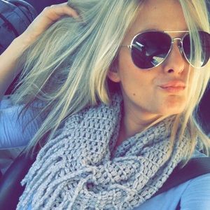 Meet your Posher, Alexis